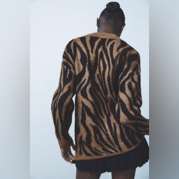 ZARA ANIMAL PRINT JACQUARD KNIT CARDIGAN - Picture 5 of 10
